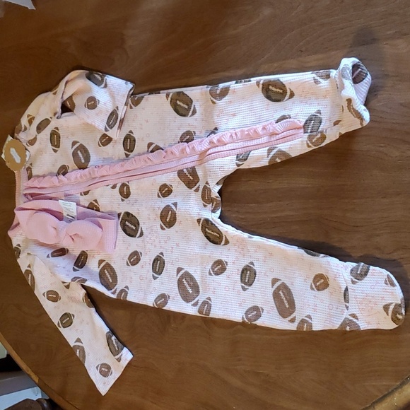 Mud Pie Other - Pink football onesie with headband